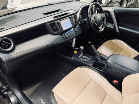2018 Toyota RAV4 - photo 9
