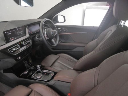 2024 BMW 1-Series - photo 7