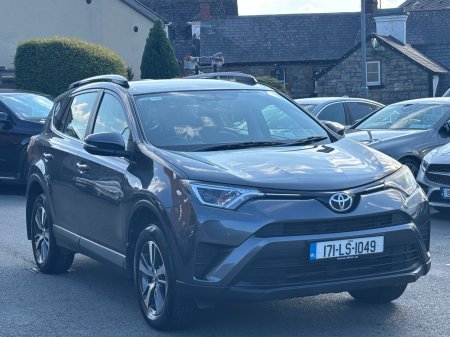 2017 Toyota RAV4 - photo 3