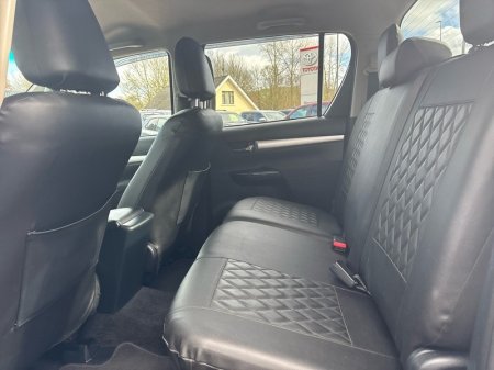 2024 Toyota Hilux - photo 7
