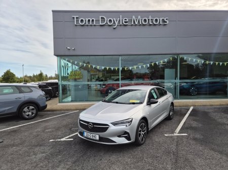 2022 Opel Insignia SC 1.5D 122PS S/S FWD 6 Speed