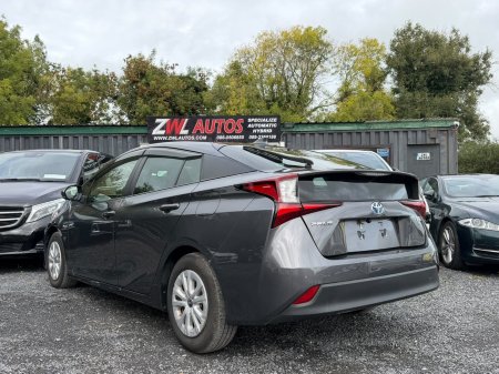 2020 Toyota Prius - photo 6