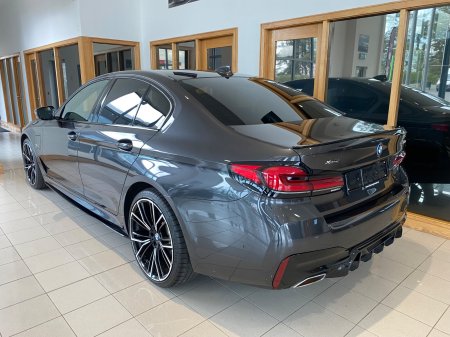 2023 BMW 5-Series - photo 4