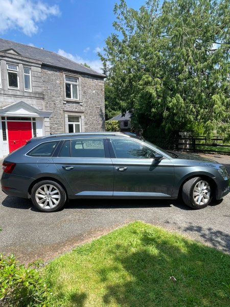 2018 Skoda Superb - photo 2