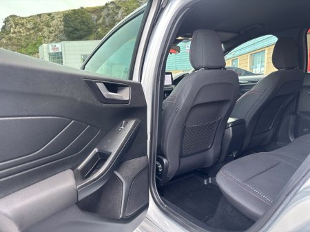2020 Ford Focus - photo 13