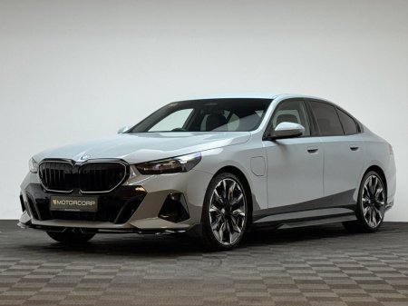 2026 BMW 5-Series - photo 3