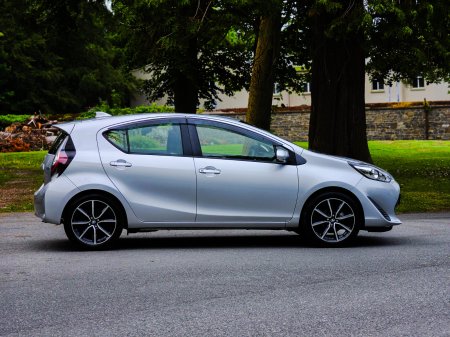 2020 Toyota Aqua - photo 2