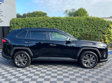 2023 Toyota RAV4 - photo 3