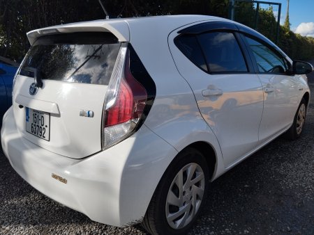 2015 Toyota Aqua - photo 5