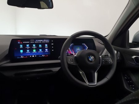 2026 BMW 1-Series - photo 5