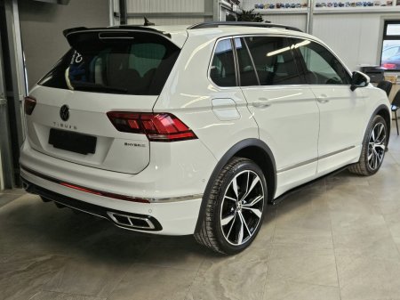 2023 Volkswagen Tiguan - photo 2