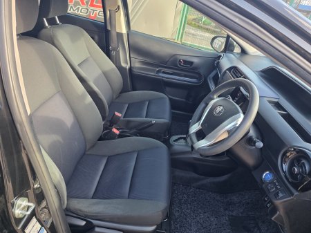 2015 Toyota Aqua - photo 8