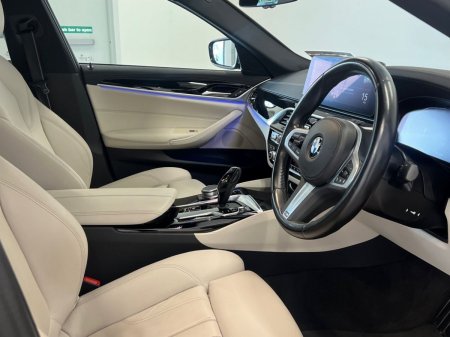2022 BMW 5-Series - photo 7