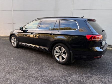 2021 Volkswagen Passat - photo 3
