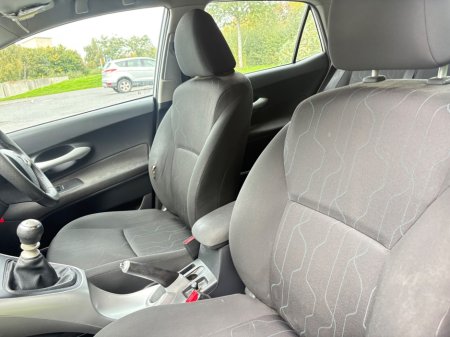 2010 Toyota Auris - photo 14