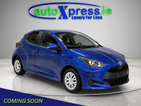 2022 Toyota Yaris 4WD Hybrid Petrol, Automatic, Reversing camera