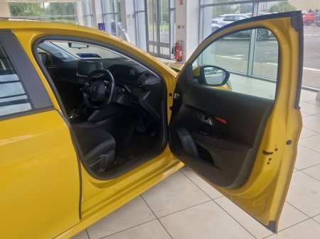 2021 Peugeot 208 - photo 15