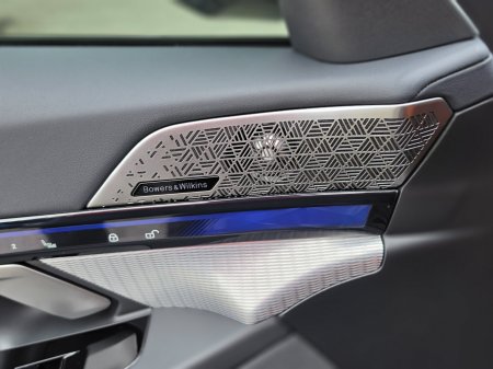 2025 BMW M5 - photo 16