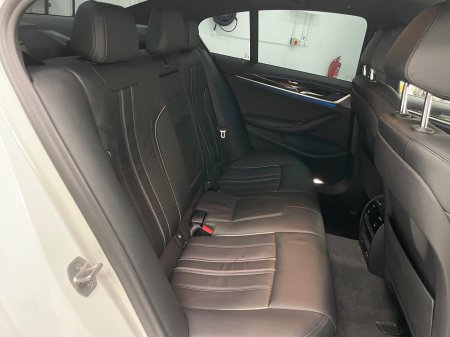 2021 BMW 5-Series - photo 15