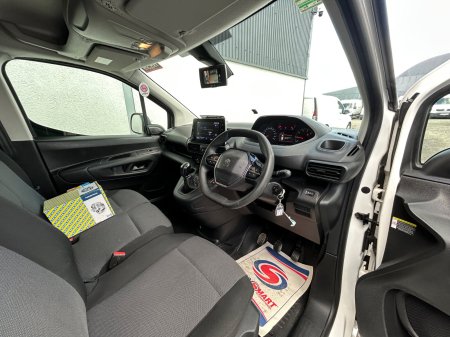 2020 Peugeot Partner - photo 11