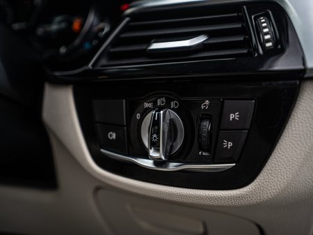 2017 BMW 5-Series - photo 19