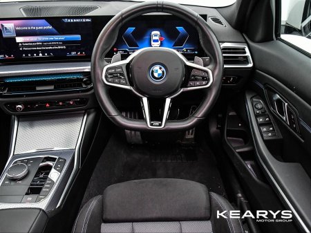2025 BMW 3-Series - photo 12
