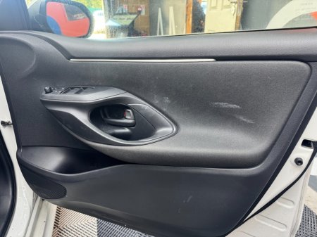 2022 Toyota Yaris - photo 11