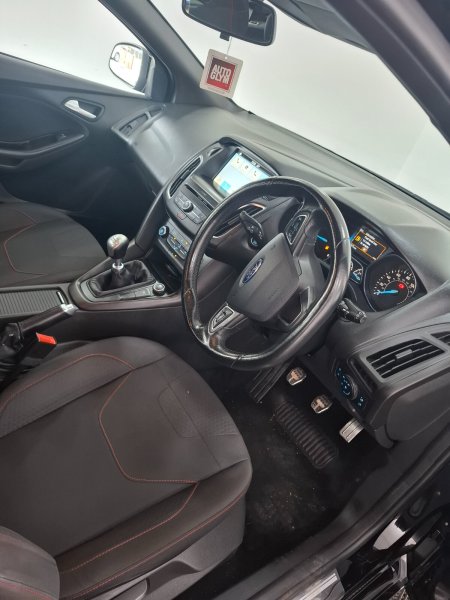 2017 Ford Focus - photo 19