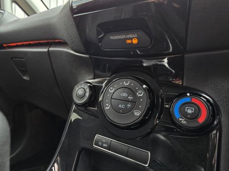 2015 Ford Fiesta - photo 15