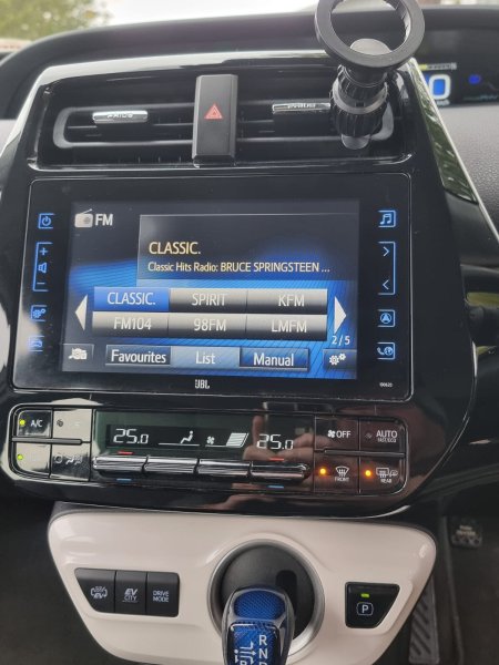 2017 Toyota Prius - photo 20