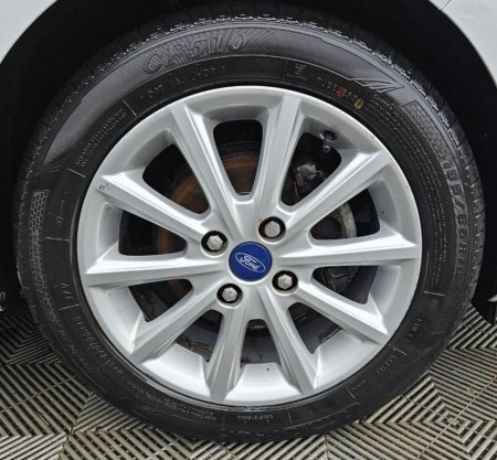 2019 Ford Fiesta - photo 9