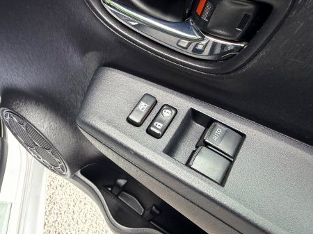 2012 Toyota Yaris - photo 17