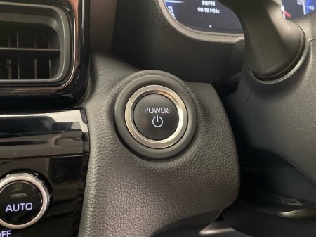 2025 Toyota Yaris Cross - photo 17