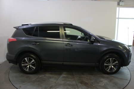 2016 Toyota RAV4 - photo 2