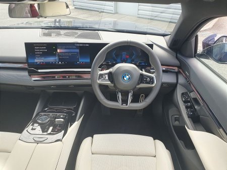 2026 BMW 5-Series - photo 5