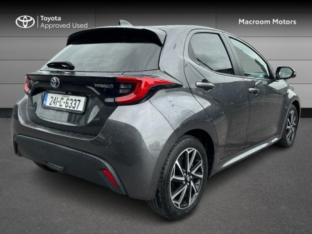 2024 Toyota Yaris - photo 2