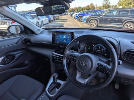 2025 Toyota Yaris Cross - photo 12