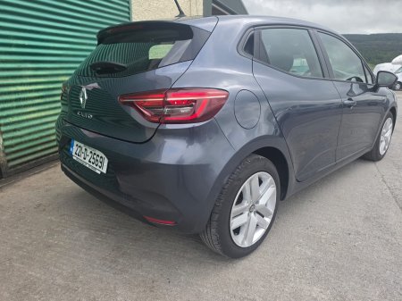 2022 Renault Clio - photo 3