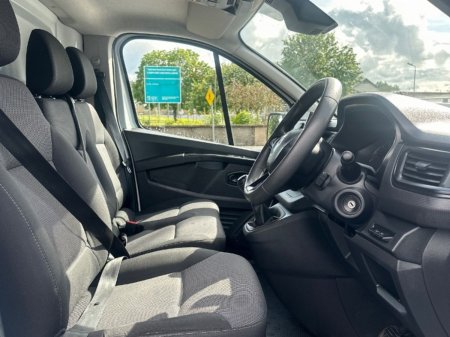 2023 Renault Trafic - photo 12