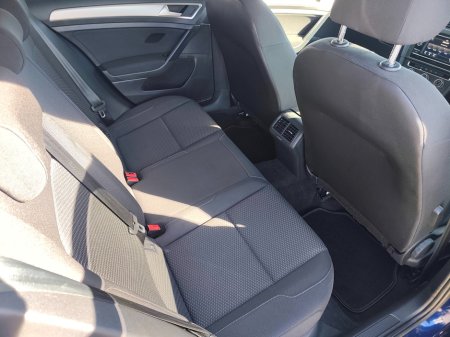 2021 Volkswagen Golf - photo 8