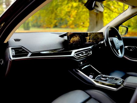 2023 BMW 3-Series - photo 18