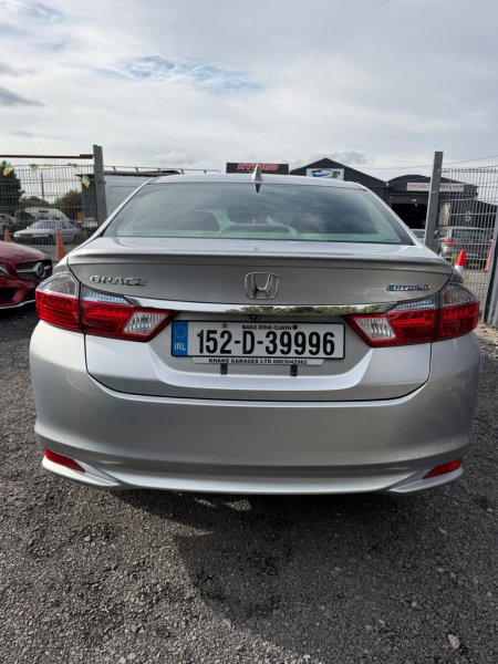 2015 Honda Grace - photo 4
