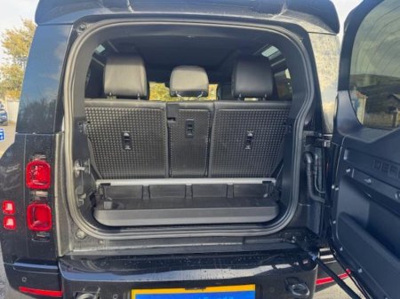 2024 Land Rover Defender - photo 9