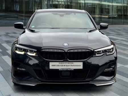 2022 BMW 3-Series - photo 2