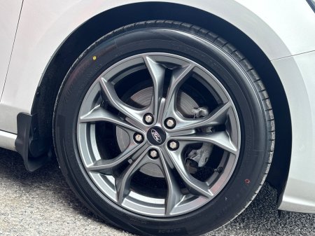 2020 Ford Focus - photo 6