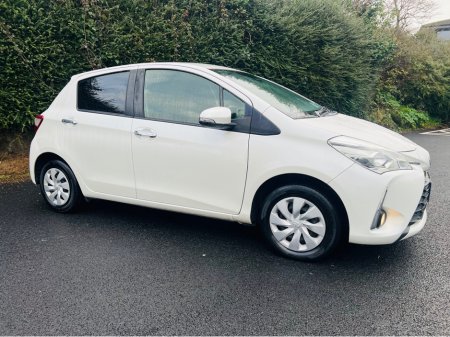 2020 Toyota Vitz - photo 5