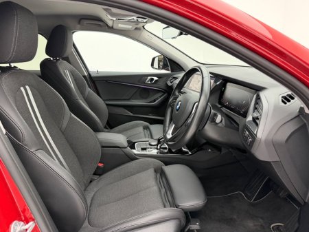 2024 BMW 1-Series - photo 24