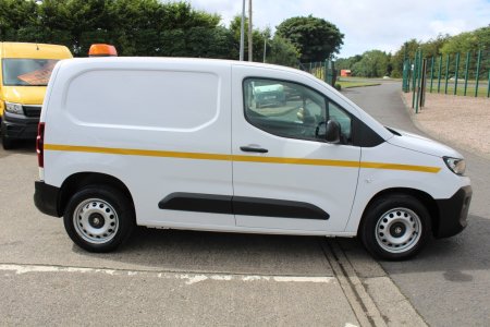 2025 Vauxhall Combo - photo 8