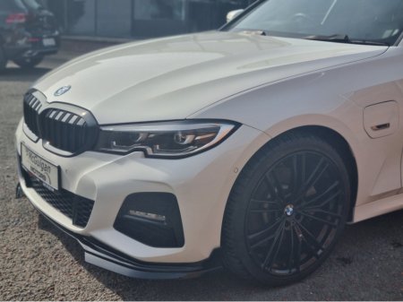 2022 BMW 3-Series - photo 6
