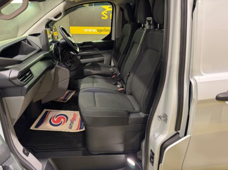 2025 Ford Transit Custom - photo 9